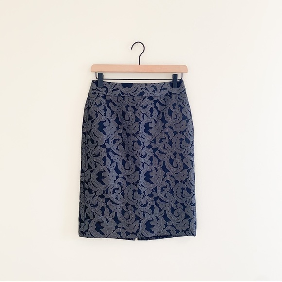 Banana Republic Gray Floral Jacquard Pencil Skirt 0‎ - Picture 1 of 7